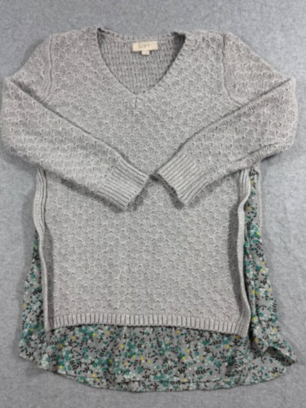 LOFT Outlet Women’s XS Gray V Neck Mixed Media Sweater